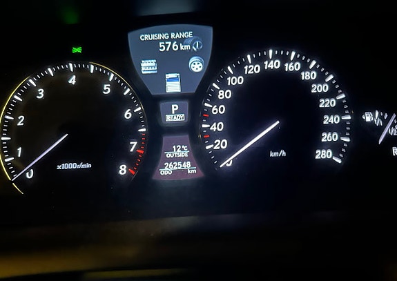 Lexus LS600h 8 of 18