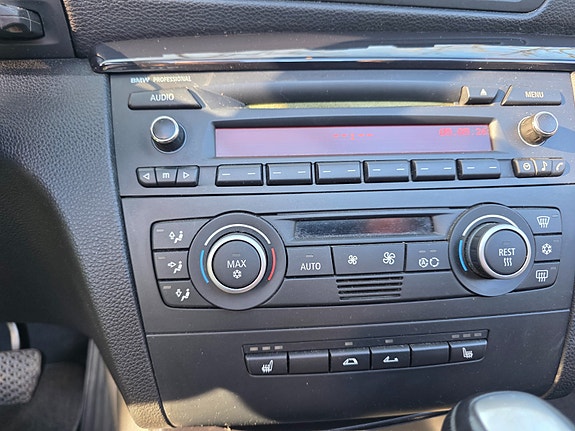 BMW 118d 18 of 25