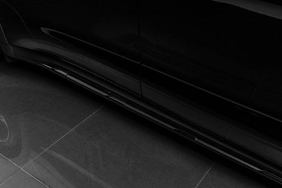Porsche Taycan Cross Turismo 3 of 30