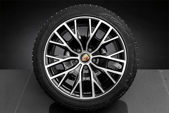 Porsche Taycan Cross Turismo 15 of 30