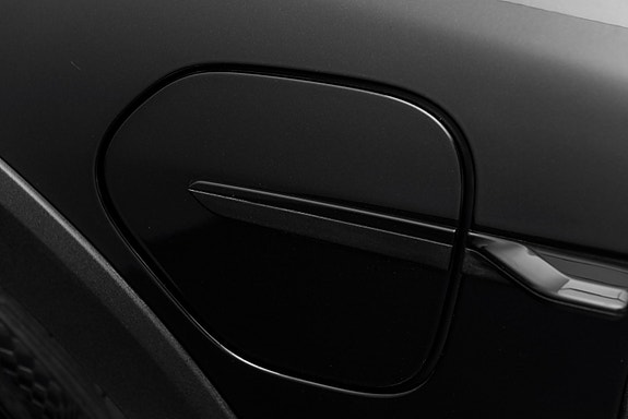 Porsche Taycan Cross Turismo 13 of 30