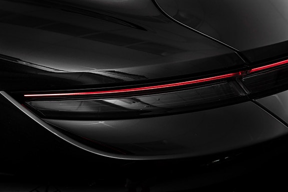 Porsche Taycan Cross Turismo 12 of 30