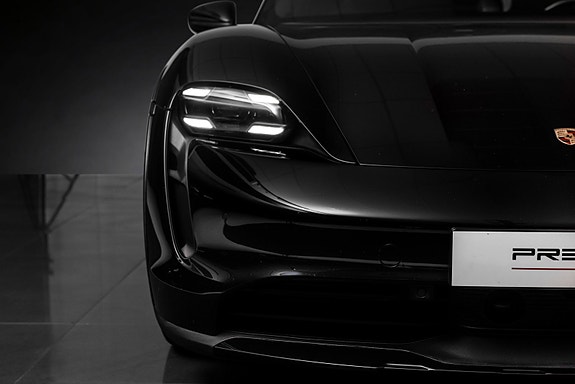 Porsche Taycan Cross Turismo 6 of 30