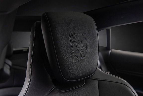 Porsche Taycan Cross Turismo 18 of 30