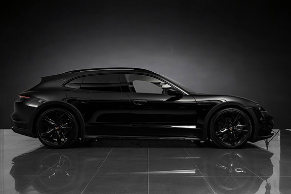 Porsche Taycan Cross Turismo 7 of 30
