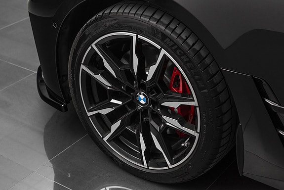 BMW i4 17 of 30