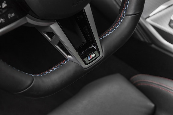 BMW i4 25 of 30