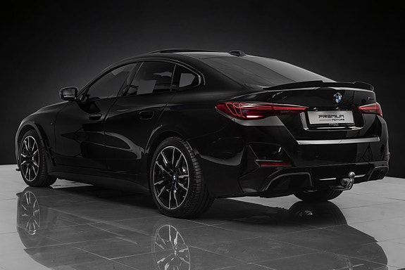 BMW i4 9 of 30