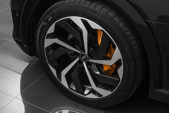 Audi e-tron 11 of 30