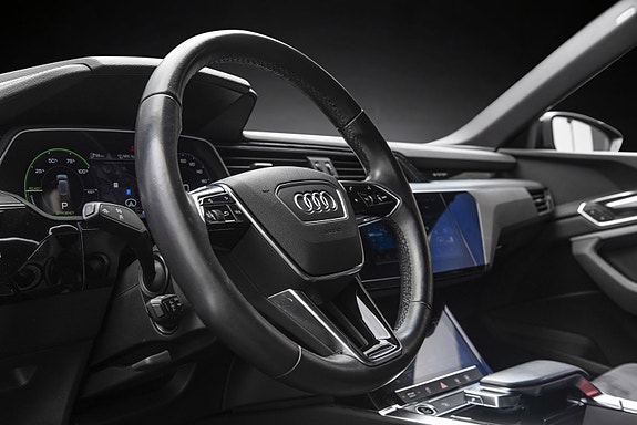 Audi e-tron 15 of 30