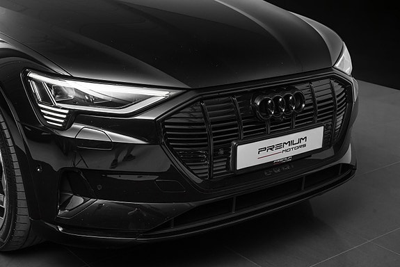 Audi e-tron 3 of 30