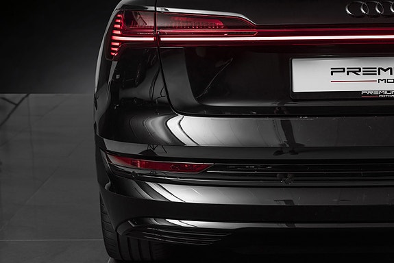 Audi e-tron 10 of 30