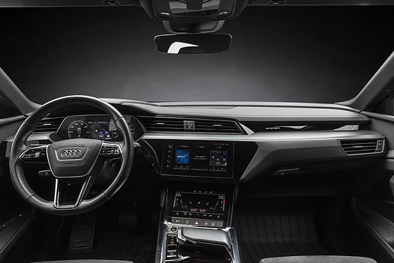Audi e-tron 16 of 30