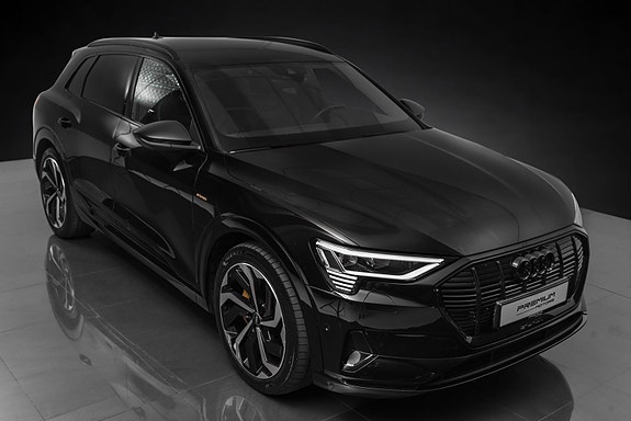 Audi e-tron 2 of 30