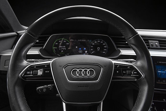 Audi e-tron 19 of 30