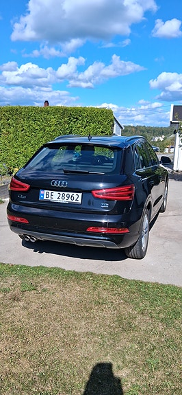 Audi Q3 2 of 22