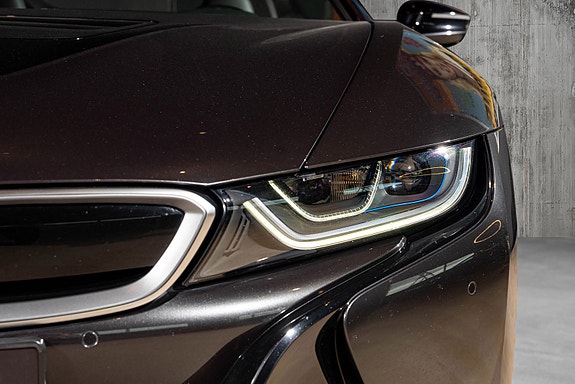 BMW i8 12 of 30