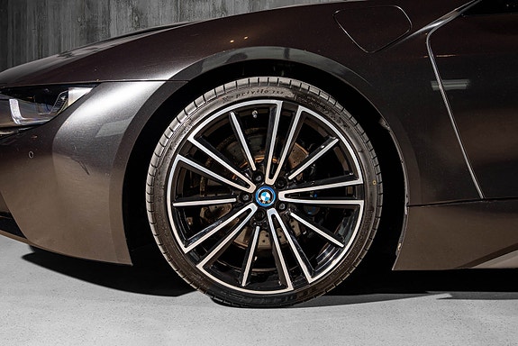 BMW i8 20 of 30