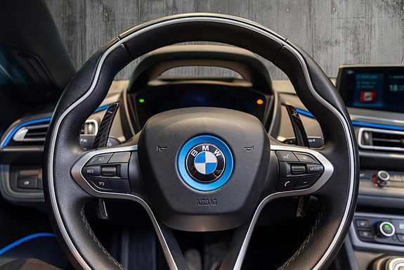 BMW i8 28 of 30