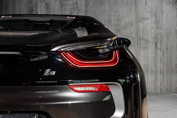 BMW i8 6 of 30
