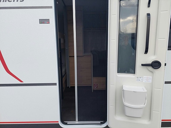 Dethleffs Camper 560 FMK / KØYER / DOBBELTSENG 14 of 30