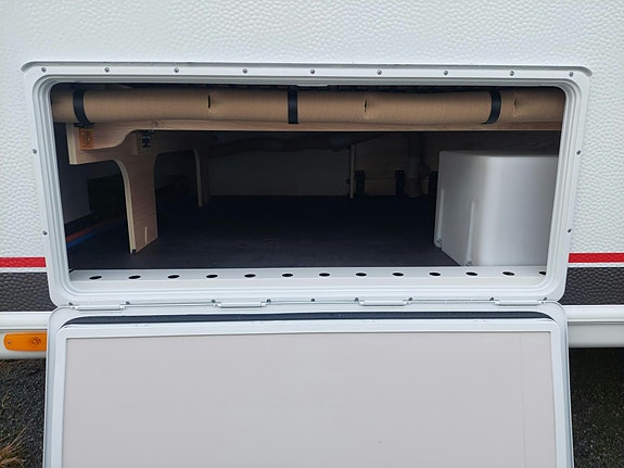 Dethleffs Camper 560 FMK / KØYER / DOBBELTSENG 13 of 30