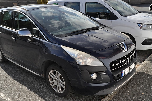 Peugeot 3008 2 of 7