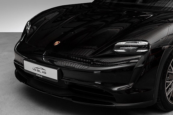 Porsche Taycan Cross Turismo 3 of 30