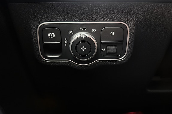 Mercedes-Benz EQB300 28 of 30