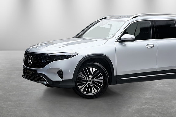 Mercedes-Benz EQB300 3 of 30
