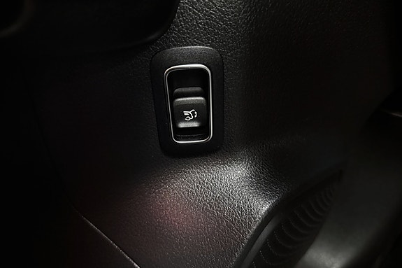 Mercedes-Benz EQB300 16 of 30