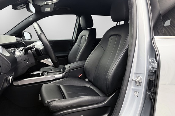 Mercedes-Benz EQB300 19 of 30