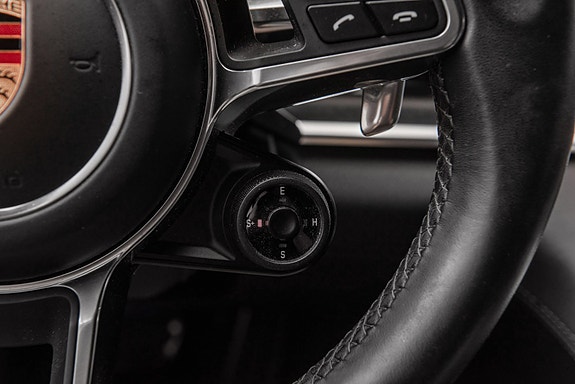 Porsche Panamera 21 of 30