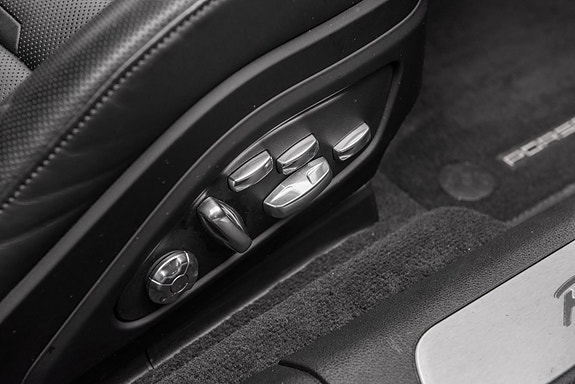Porsche Panamera 17 of 30