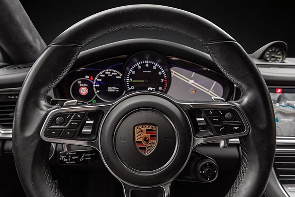 Porsche Panamera 20 of 30