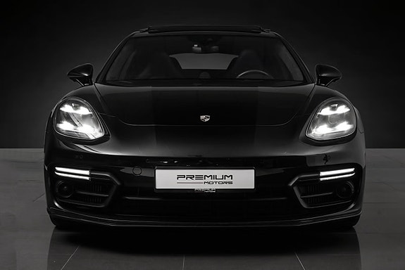 Porsche Panamera 4 of 30