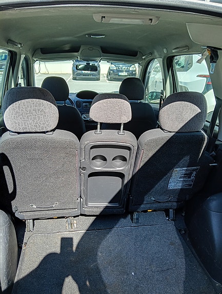Toyota Yaris Verso 6 of 9