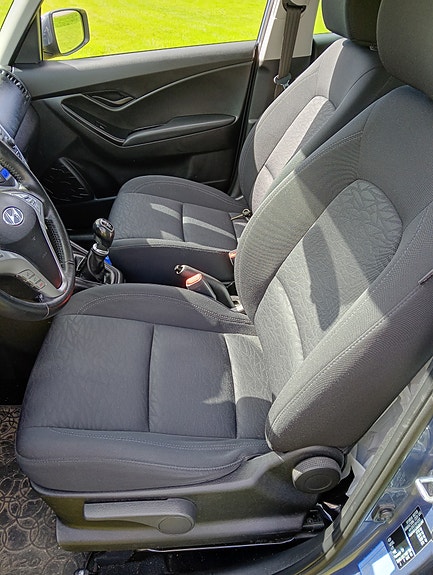 Toyota Yaris Verso 7 of 9
