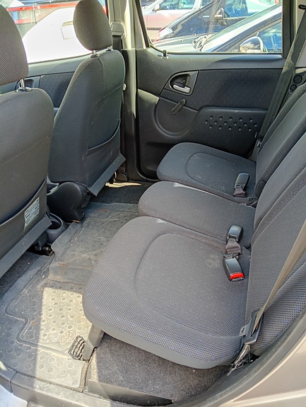 Toyota Yaris Verso 9 of 9