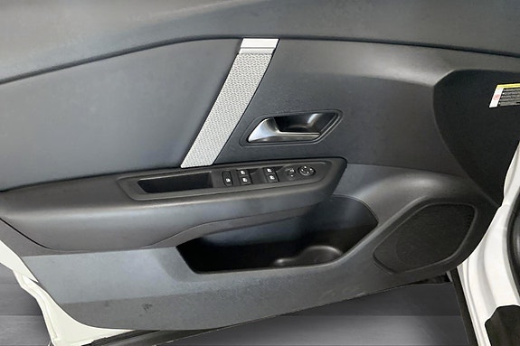 Citroen E-C4 X 17 of 30