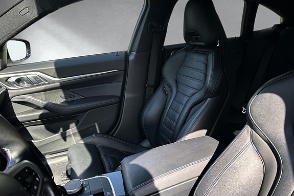 BMW i4 13 of 30