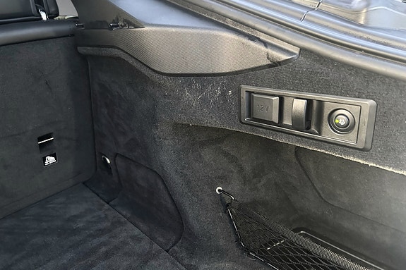 BMW i4 28 of 30