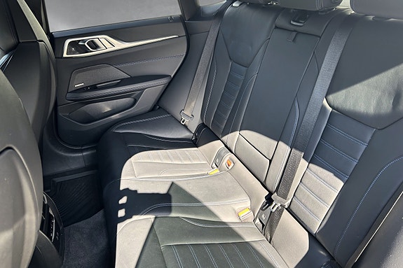 BMW i4 25 of 30