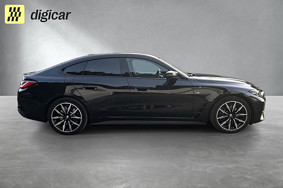 BMW i4 8 of 30