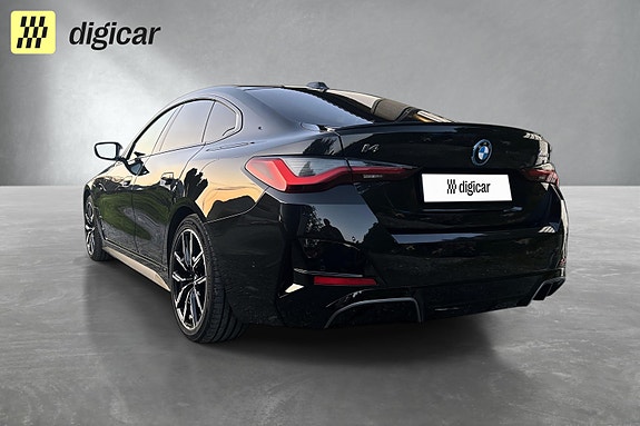 BMW i4 3 of 30