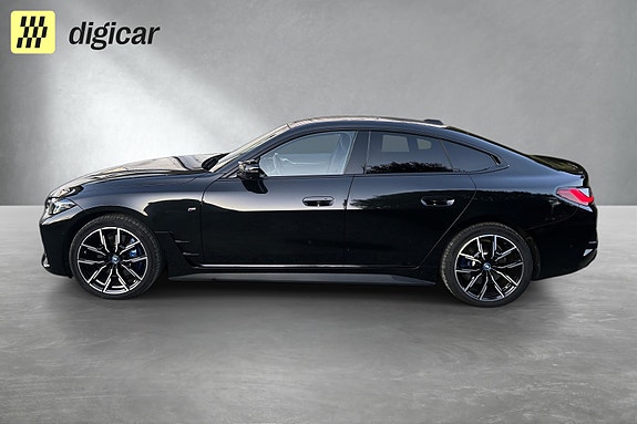 BMW i4 2 of 30