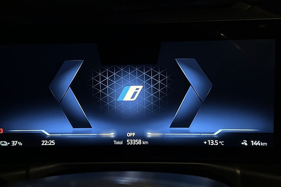 BMW i4 15 of 30