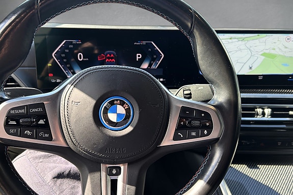 BMW i4 14 of 30