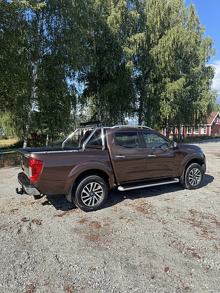 Nissan Navara 2 of 16