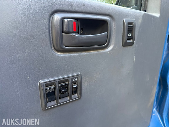 Toyota HiAce 28 of 30